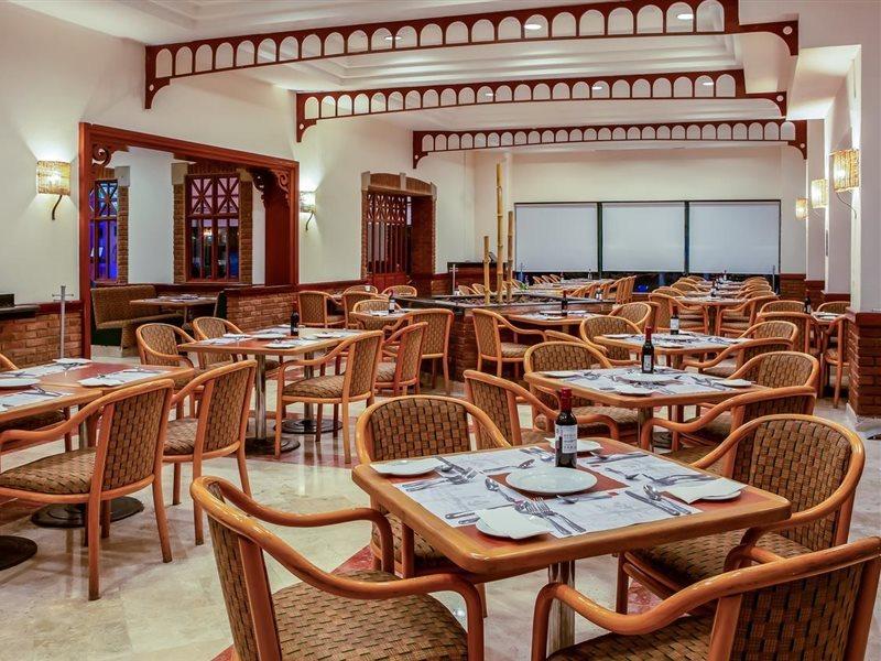 Fiesta Inn Тампико Экстерьер фото