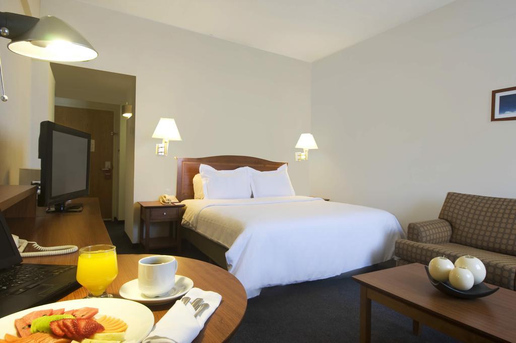 Fiesta Inn Тампико Экстерьер фото