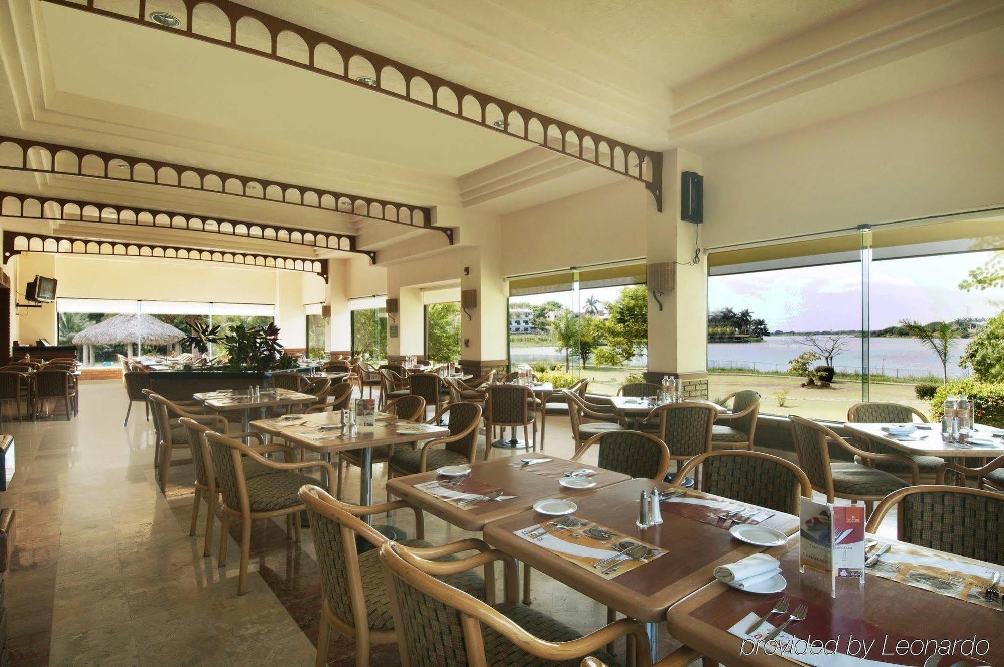 Fiesta Inn Тампико Экстерьер фото