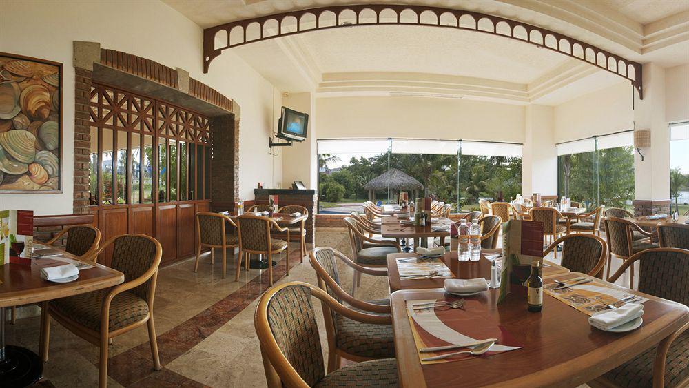 Fiesta Inn Тампико Экстерьер фото
